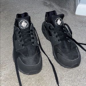 Nike Air Huarache Men’s Athletic Shoes Size 10
